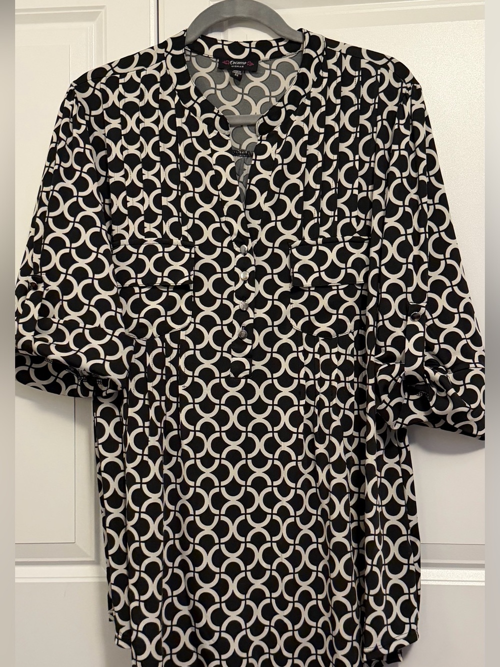 Cocomo Black & White Geometric Short Sleeve Top